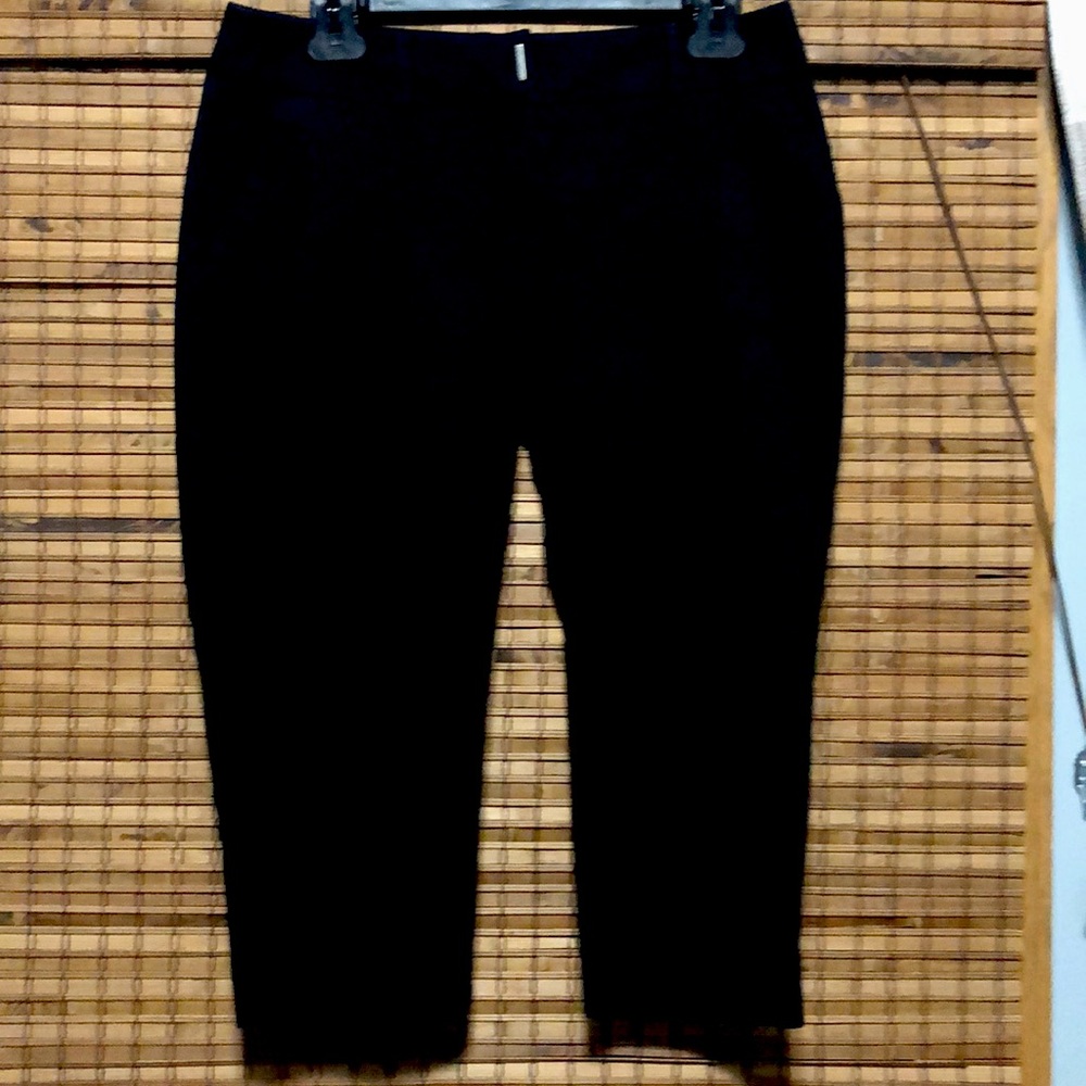 Apt 9 Capri Mid Rise Size 6 Petite